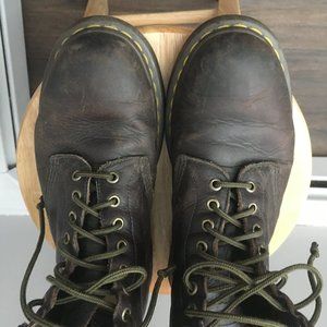 Size M9/ Dr. Martens/ Ankle Height Boot